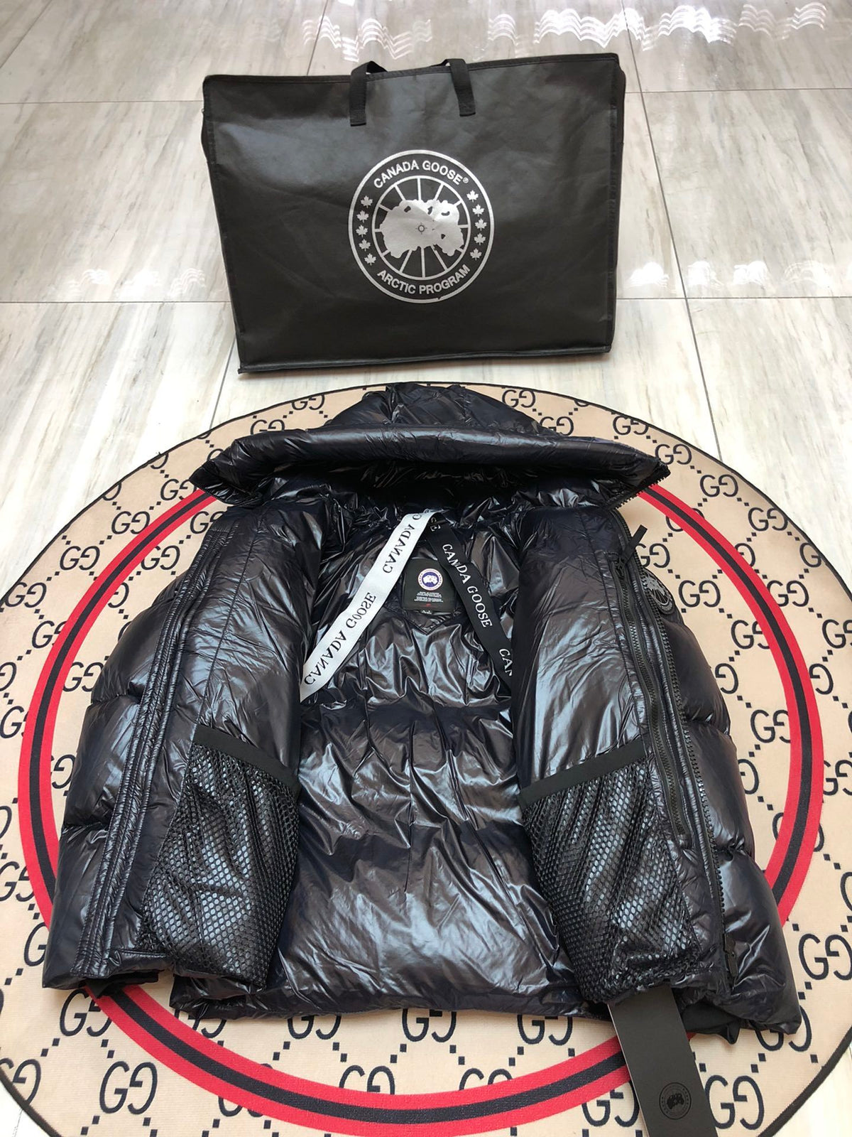 Canada Goose Black Glossy Quilted Down Puffer Jacket
