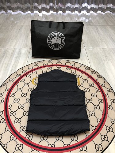 Canada Goose Black Freestyle Crew Puffer Vest