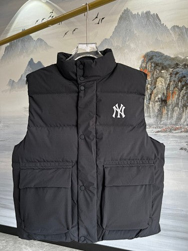 MLB New York Yankees Black Puffer Vest