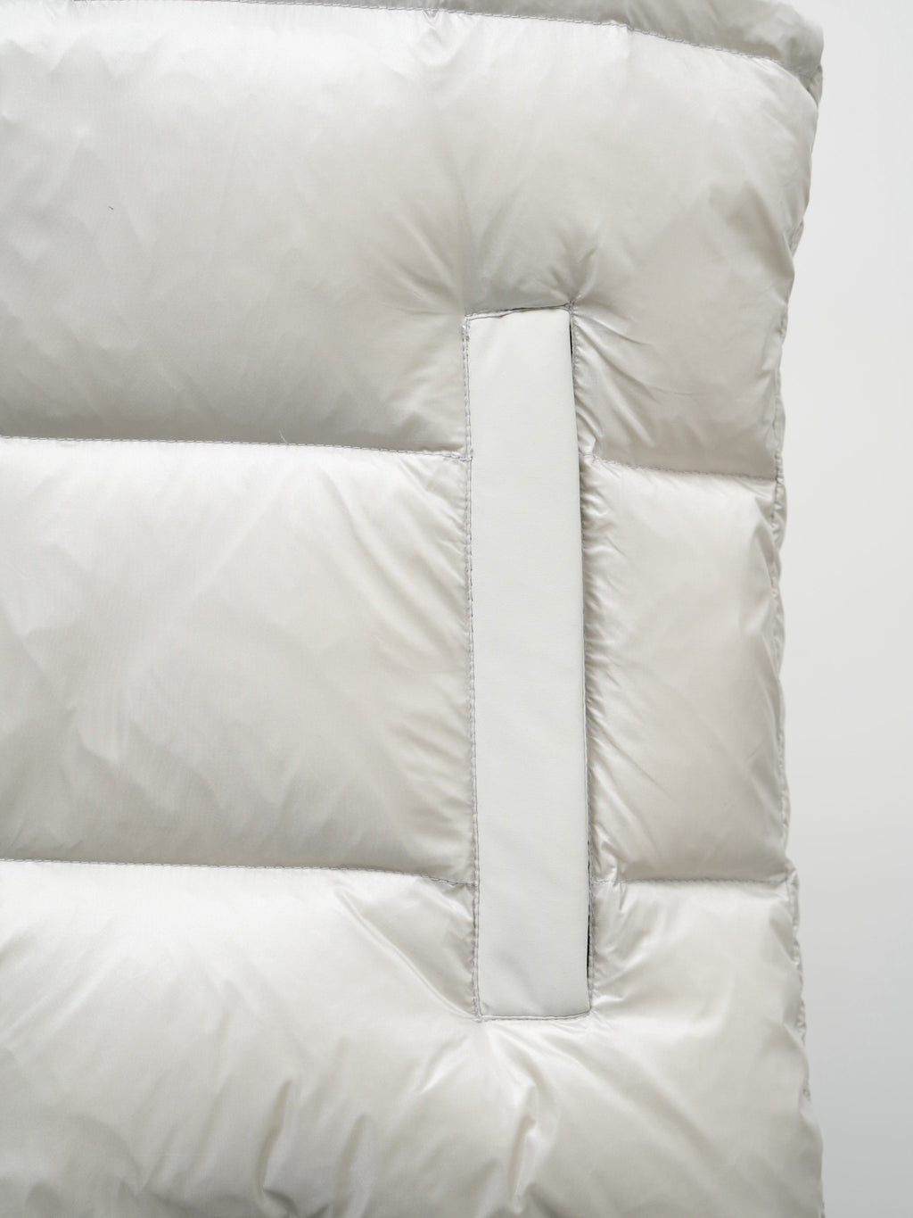 Moose Knuckles White Stelton Puffer Vest