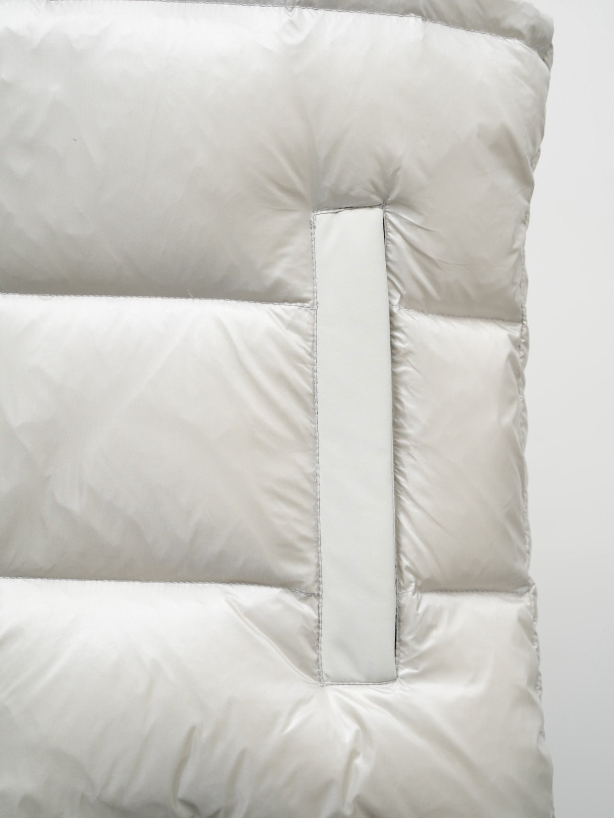 Moose Knuckles White Stelton Puffer Vest