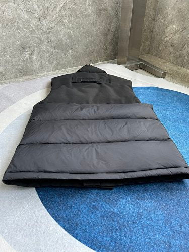 Canada Goose Black Freestyle Crew Puffer Vest