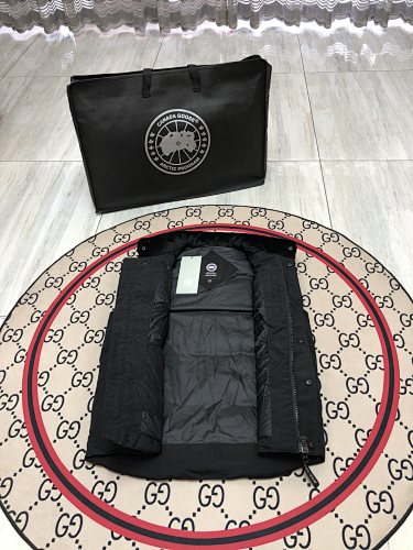 Canada Goose Black Freestyle Crew Puffer Vest